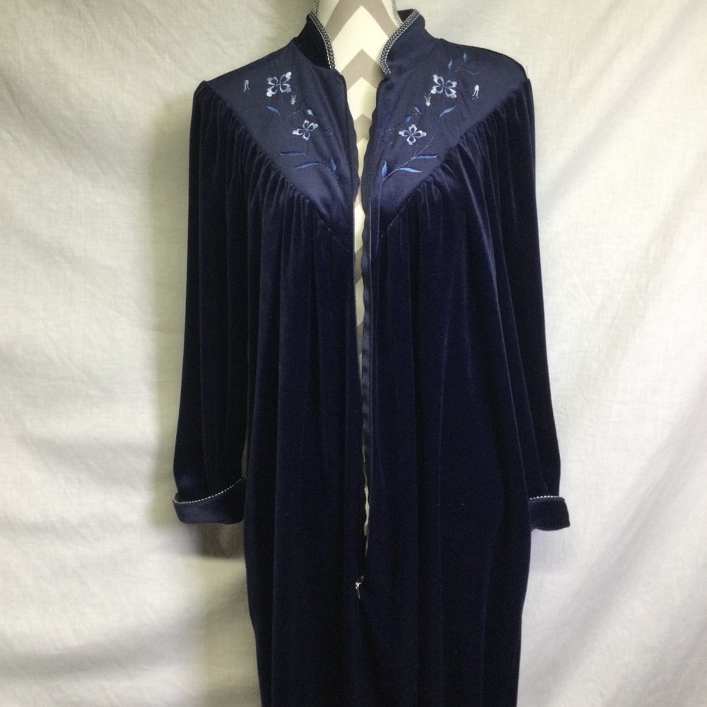 Amanda Stewart Intimates Navy Blue Embroidered Velour 1/2 Zip Long Robe SzL - Picture 6 of 16